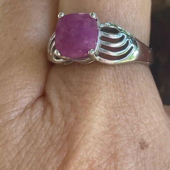 14k Ruby Ring - Picture 5 of 11